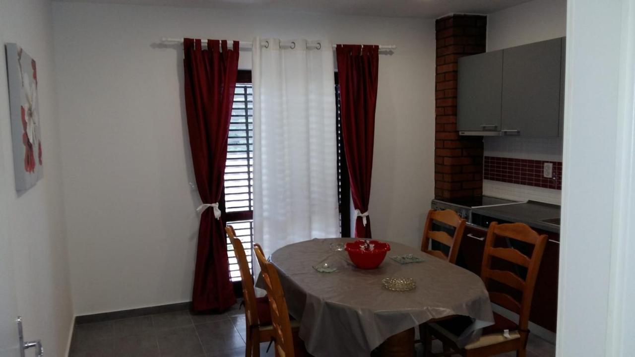 Apartmani Slavica マカルスカ エクステリア 写真