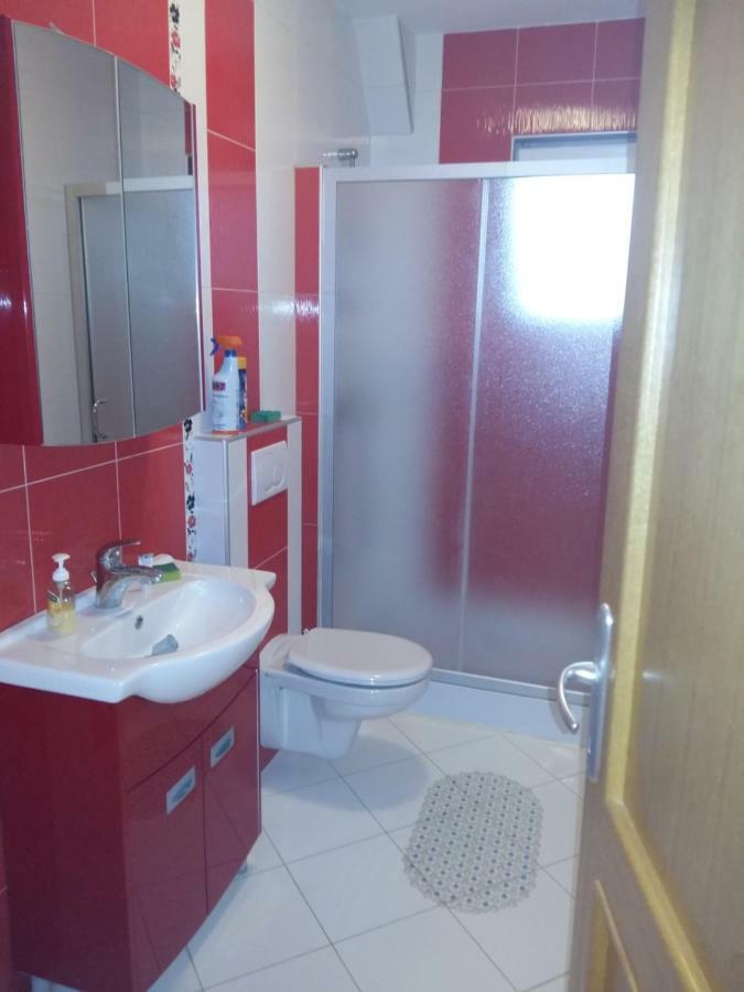 Apartmani Slavica マカルスカ エクステリア 写真
