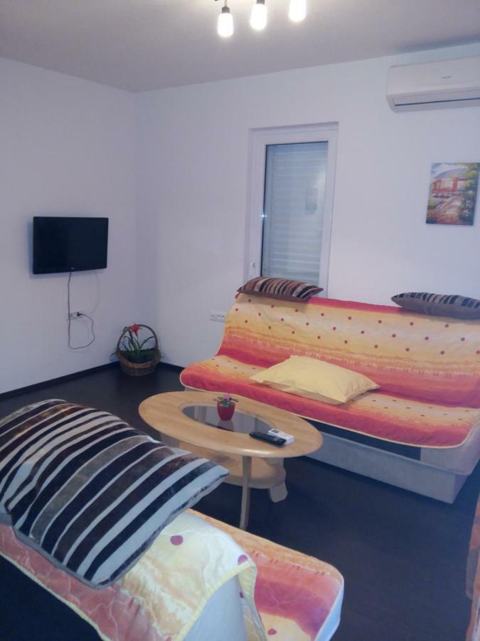 Apartmani Slavica マカルスカ エクステリア 写真