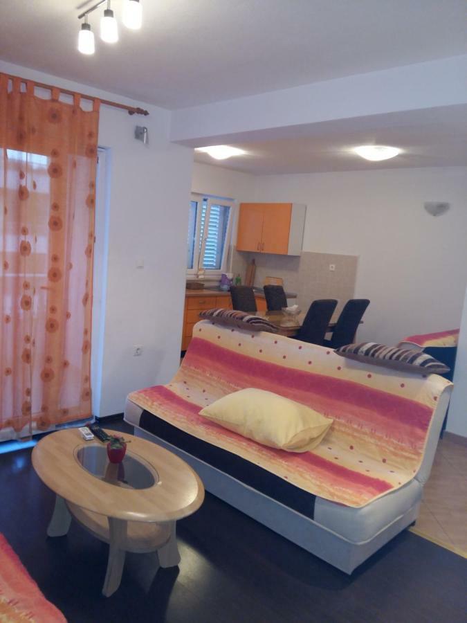 Apartmani Slavica マカルスカ エクステリア 写真